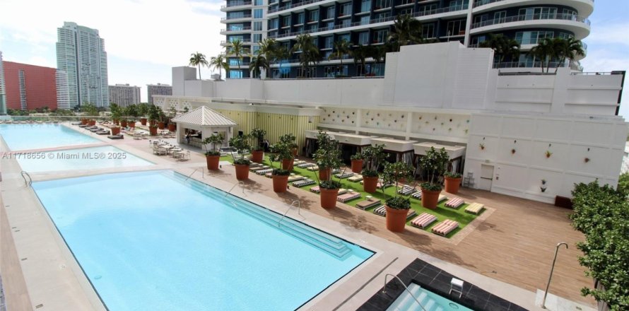 Condo in Miami, Florida, 2 bedrooms № 1702634