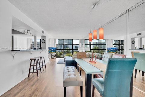 Condominio en venta en Hallandale Beach, Florida, 1 dormitorio, 99.87 m2 № 1646297 - foto 20