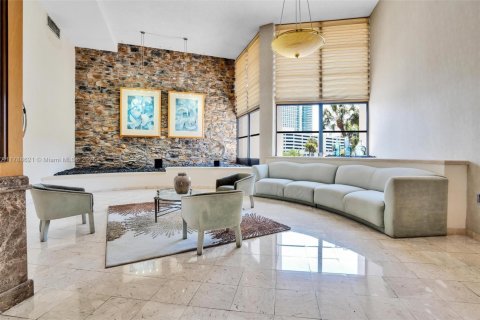 Condominio en venta en Hallandale Beach, Florida, 1 dormitorio, 99.87 m2 № 1646297 - foto 29