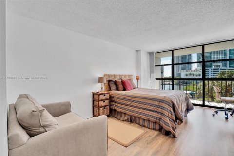 Condominio en venta en Hallandale Beach, Florida, 1 dormitorio, 99.87 m2 № 1646297 - foto 4