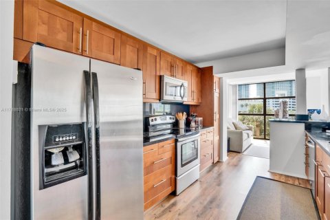 Condominio en venta en Hallandale Beach, Florida, 1 dormitorio, 99.87 m2 № 1646297 - foto 3