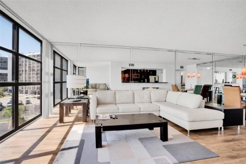 Condominio en venta en Hallandale Beach, Florida, 1 dormitorio, 99.87 m2 № 1646297 - foto 7