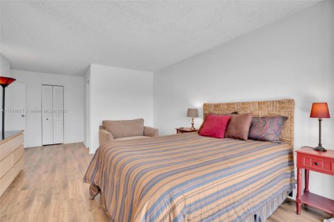 Condominio en venta en Hallandale Beach, Florida, 1 dormitorio, 99.87 m2 № 1646297 - foto 23