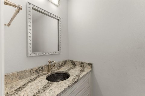 Condo in Longboat Key, Florida, 2 bedrooms  № 1587594 - photo 14