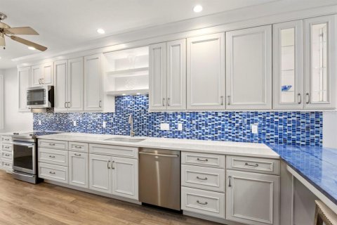Condo in Longboat Key, Florida, 2 bedrooms  № 1587594 - photo 7
