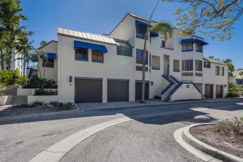 Condo in Longboat Key, Florida, 2 bedrooms  № 1587594 - photo 1
