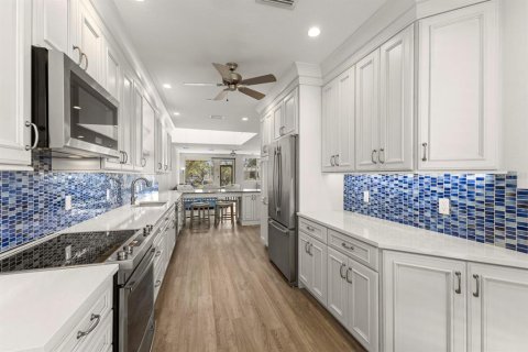Condo in Longboat Key, Florida, 2 bedrooms  № 1587594 - photo 11