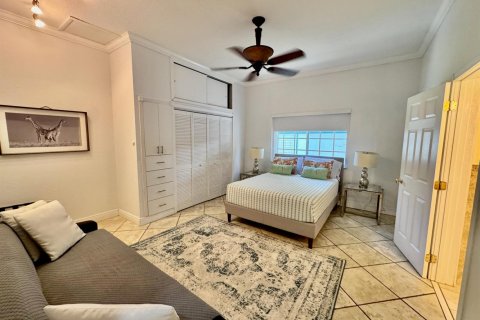 Villa ou maison à louer à Miami, Floride: 5 chambres, 399.94 m2 № 2252787 - photo 25