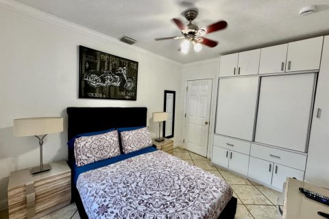 Villa ou maison à louer à Miami, Floride: 5 chambres, 399.94 m2 № 2252787 - photo 19