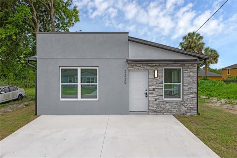 House in Sanford, Florida 3 bedrooms, 111.48 sq.m. № 1855418 - photo 1