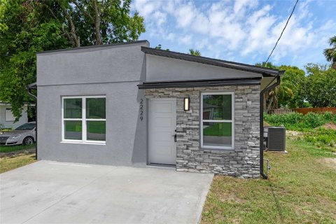 House in Sanford, Florida 3 bedrooms, 111.48 sq.m. № 1855418 - photo 4
