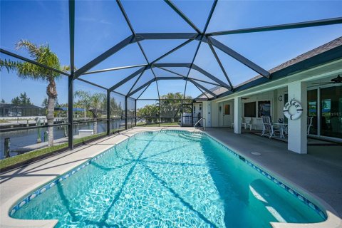 House in Port Charlotte, Florida 3 bedrooms, 168.9 sq.m. № 1591036 - photo 28