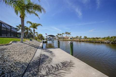 House in Port Charlotte, Florida 3 bedrooms, 168.9 sq.m. № 1591036 - photo 30