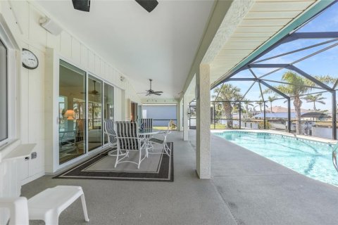 House in Port Charlotte, Florida 3 bedrooms, 168.9 sq.m. № 1591036 - photo 26