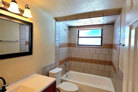 Villa ou maison à louer à Altamonte Springs, Floride: 3 chambres, 151.06 m2 № 2415188 - photo 11