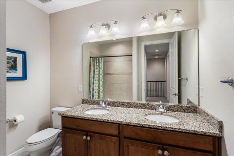 Townhouse in LAKESHORE in Winter Garden, Florida 3 bedrooms, 190.64 sq.m. № 2227820 - photo 29
