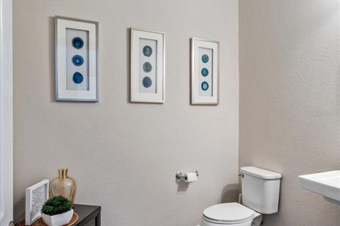 Townhouse in LAKESHORE in Winter Garden, Florida 3 bedrooms, 190.64 sq.m. № 2227820 - photo 20