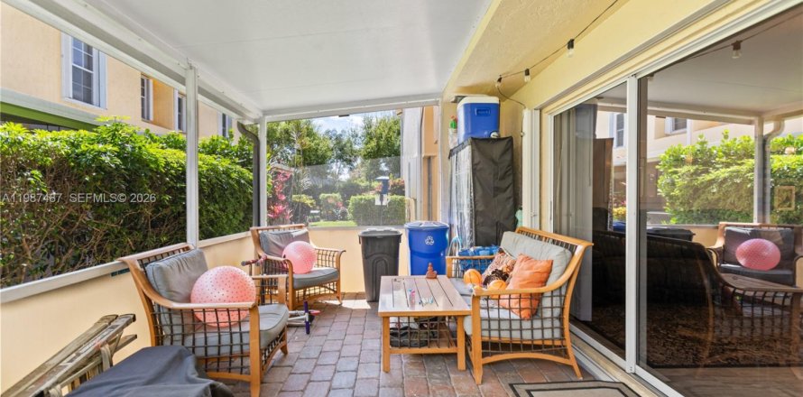 Кондоминиум с 3 спальнями в Хайполюксо, Флорида № 2048772