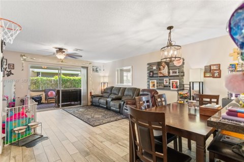 Купить кондоминиум в Хайполюксо, Флорида 3 спальни, 110.46м2, № 2048772 - фото 8