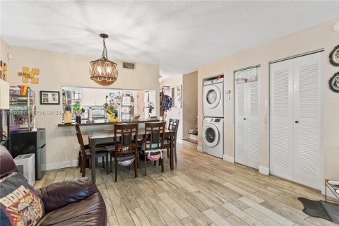 Купить кондоминиум в Хайполюксо, Флорида 3 спальни, 110.46м2, № 2048772 - фото 6