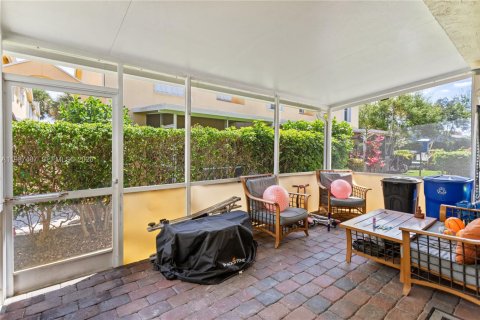 Купить кондоминиум в Хайполюксо, Флорида 3 спальни, 110.46м2, № 2048772 - фото 16