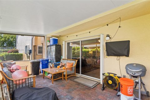 Купить кондоминиум в Хайполюксо, Флорида 3 спальни, 110.46м2, № 2048772 - фото 18