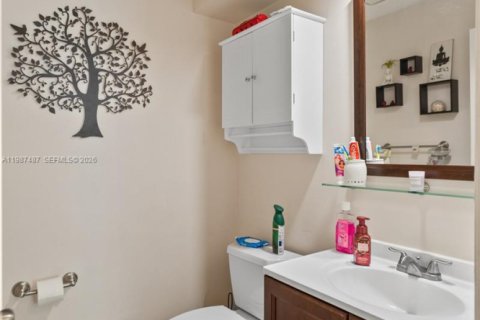 Купить кондоминиум в Хайполюксо, Флорида 3 спальни, 110.46м2, № 2048772 - фото 30