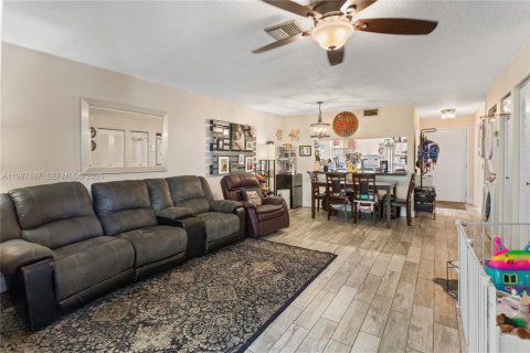 Купить кондоминиум в Хайполюксо, Флорида 3 спальни, 110.46м2, № 2048772 - фото 13