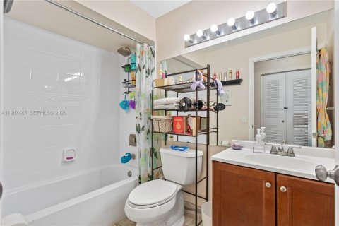 Купить кондоминиум в Хайполюксо, Флорида 3 спальни, 110.46м2, № 2048772 - фото 24