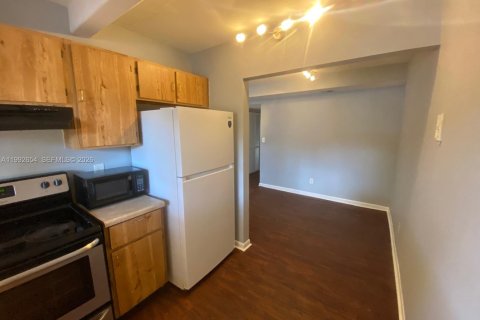 Condominio en alquiler en Pompano Beach, Florida, 2 dormitorios, 83.61 m2 № 2056679 - foto 5