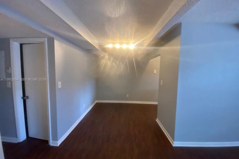 Condominio en alquiler en Pompano Beach, Florida, 2 dormitorios, 83.61 m2 № 2056679 - foto 3