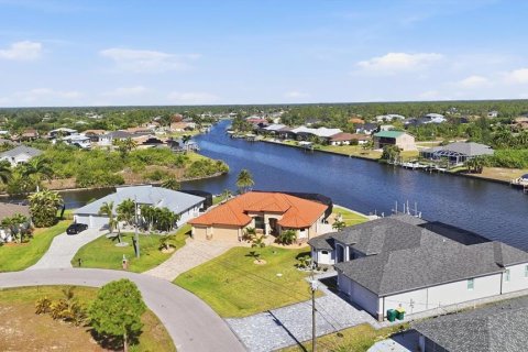 Villa ou maison à vendre à Port Charlotte, Floride: 3 chambres, 204.48 m2 № 2211087 - photo 5