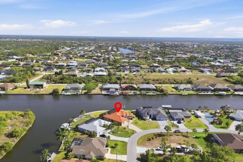 Villa ou maison à vendre à Port Charlotte, Floride: 3 chambres, 204.48 m2 № 2211087 - photo 6