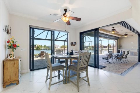 Villa ou maison à vendre à Port Charlotte, Floride: 3 chambres, 204.48 m2 № 2211087 - photo 16