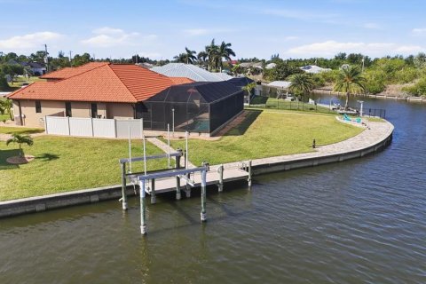 Villa ou maison à vendre à Port Charlotte, Floride: 3 chambres, 204.48 m2 № 2211087 - photo 4
