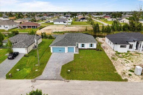 Купить виллу или дом в Кейп-Корал, Флорида 8 комнат, 197.6м2, № 1872248 - фото 24