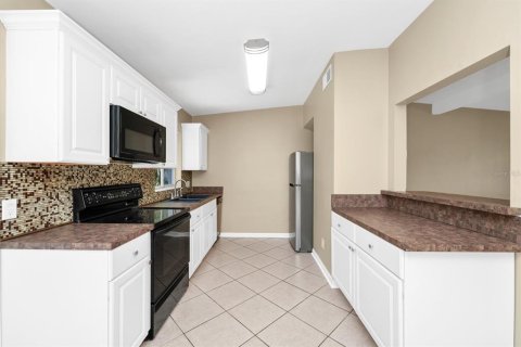 House in Orlando, Florida 3 bedrooms, 97.55 sq.m. № 1721419 - photo 15