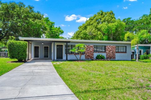 House in Orlando, Florida 3 bedrooms, 97.55 sq.m. № 1721419 - photo 1