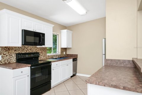 House in Orlando, Florida 3 bedrooms, 97.55 sq.m. № 1721419 - photo 14