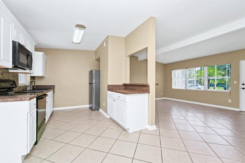 House in Orlando, Florida 3 bedrooms, 97.55 sq.m. № 1721419 - photo 12