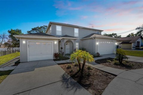 House in Spring Hill, Florida 3 bedrooms, 178.37 sq.m. № 1900405 - photo 11