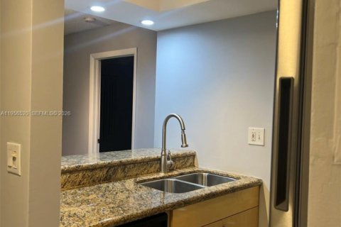 Condominio en alquiler en Miami, Florida, 1 dormitorio, 47.94 m2 № 2010412 - foto 7