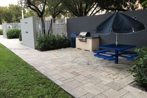 Condominio en alquiler en Miami, Florida, 1 dormitorio, 47.94 m2 № 2010412 - foto 4
