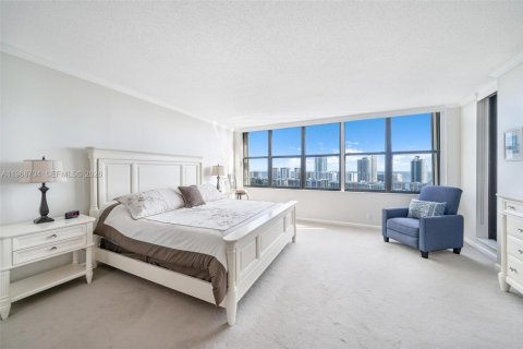 Condominio en venta en Hallandale Beach, Florida, 2 dormitorios, 184.32 m2 № 2045754 - foto 11