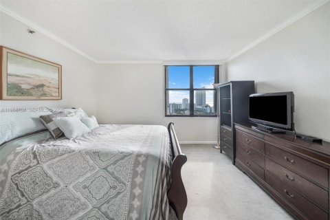 Condominio en venta en Hallandale Beach, Florida, 2 dormitorios, 184.32 m2 № 2045754 - foto 18