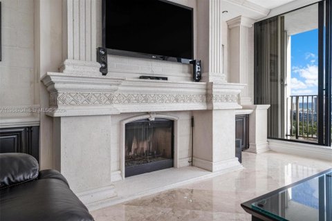 Condominio en venta en Hallandale Beach, Florida, 2 dormitorios, 184.32 m2 № 2045754 - foto 5