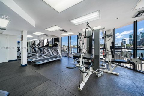 Condominio en venta en Hallandale Beach, Florida, 2 dormitorios, 184.32 m2 № 2045754 - foto 28