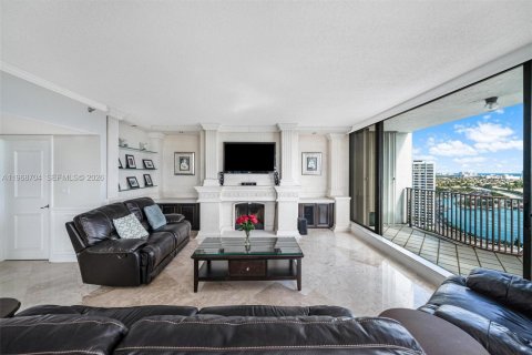 Condominio en venta en Hallandale Beach, Florida, 2 dormitorios, 184.32 m2 № 2045754 - foto 4