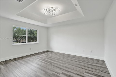 House in Davie, Florida 4 bedrooms, 197.32 sq.m. № 2063686 - photo 18