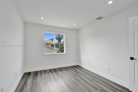 House in Davie, Florida 4 bedrooms, 197.32 sq.m. № 2063686 - photo 20